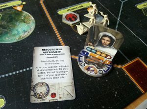 Special Agent Leia mit ihrer treuen R2 Einheit.